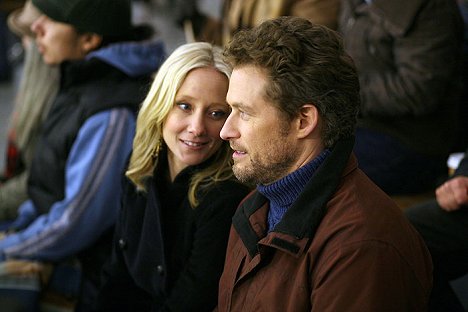 Anne Heche, James Tupper - Men in Trees - Photos