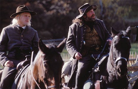 Charlie Hunnam, Ray Winstone - Unterwegs nach Cold Mountain - Filmfotos