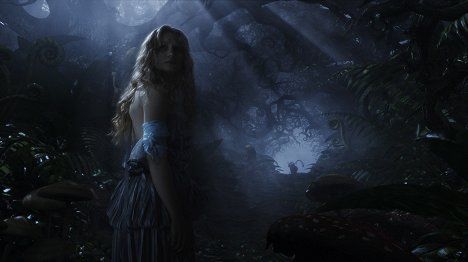 Mia Wasikowska - Alice in Wonderland - Photos