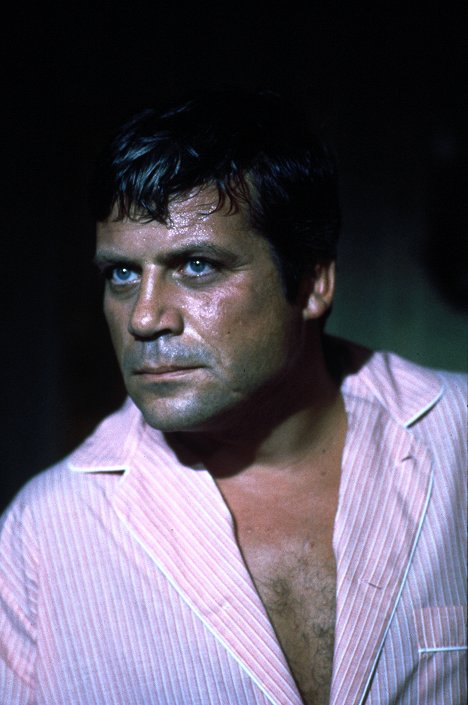 Oliver Reed - Burnt Offerings - Photos