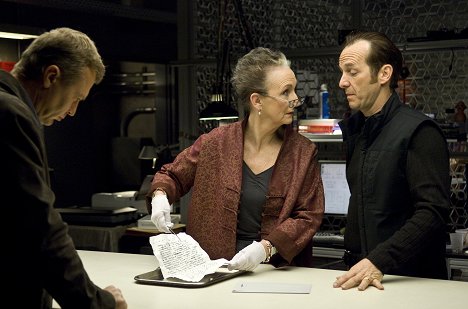 Oleg Shtefanko, Kathleen Chalfant, Denis O'Hare - Duplicity - Van film