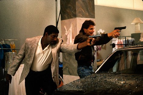 Dennis Haysbert, Chris Mulkey - K-9000 - Filmfotos