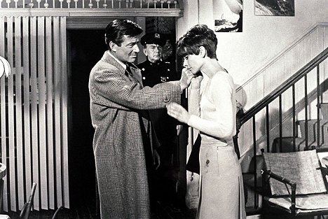 Efrem Zimbalist Jr., Audrey Hepburn - Yksin pimeässä - Kuvat elokuvasta
