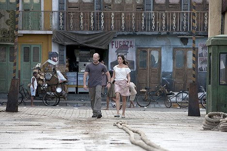 Jason Statham, Giselle Itié - Expendables: Nezničiteľní - Z filmu