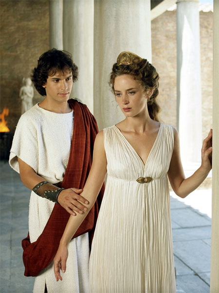 Santiago Cabrera, Emily Blunt - Empire - Film