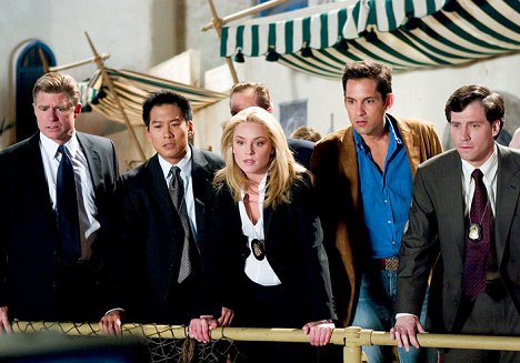 Treat Williams, Elisabeth Röhm, Enrique Murciano - Miss FBI - aseistettu ja ihana - Kuvat elokuvasta