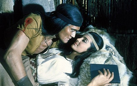 Chuck Connors, Kamala Devi - Geronimo - Filmfotók