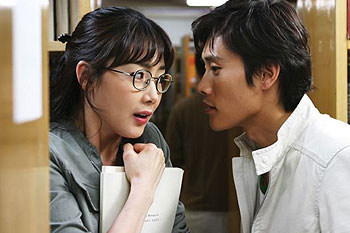 Ji-woo Choi, Byung-hun Lee - Nuguna bimileun itda - Z filmu
