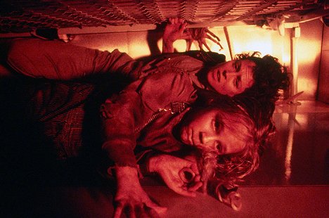 Carrie Henn, Sigourney Weaver - A bolygó neve: Halál - Filmfotók