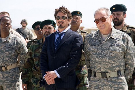 Robert Downey Jr., Bill Smitrovich - Iron Man - De la película