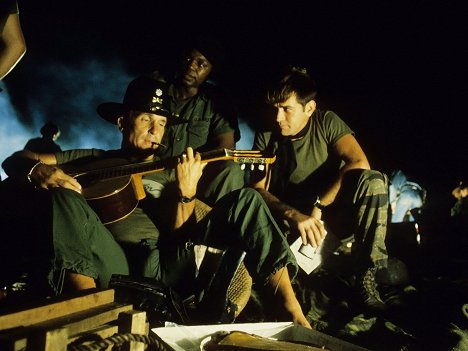 Robert Duvall, Albert Hall, Martin Sheen - Apocalypse Now - De la película