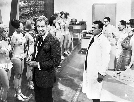 Vincent Price, George Wang, Moa Tahi - Dr. Goldfoot and the Girl Bombs - Photos