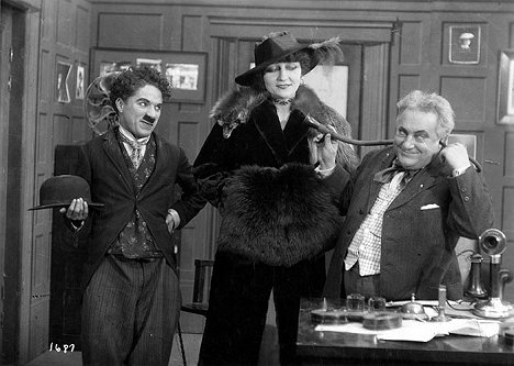 Charlie Chaplin - Charlot cambia de oficio - De la película