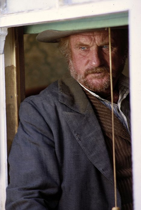 Jack Warden - Billy Two Hats - Photos