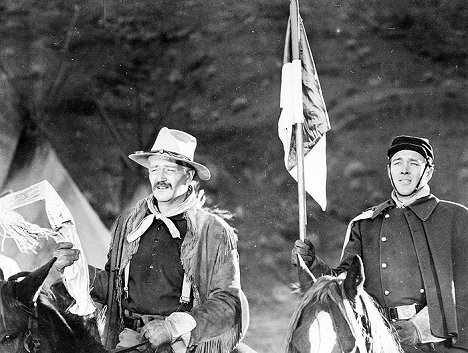 John Wayne, Ben Johnson - Měla žlutou stužku - Z filmu