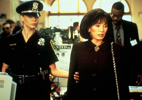 Lesley-Anne Down - Family of Cops - Z filmu