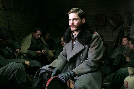 Daniel Brühl - Fegyverszünet karácsonyra - Filmfotók