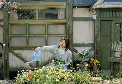 Ryōko Hirosue - Departures - Film