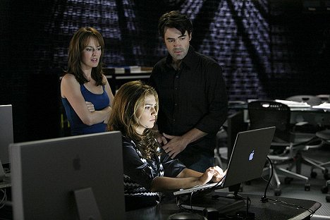 Rosemarie DeWitt, Raquel Alessi, Ron Livingston - Standoff - Do filme