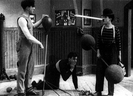 Charlie Chaplin - Chaplin boxerem - Z filmu