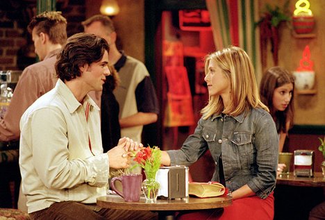 Eddie Cahill, Jennifer Aniston - Friends - The One with the Red Sweater - Kuvat elokuvasta