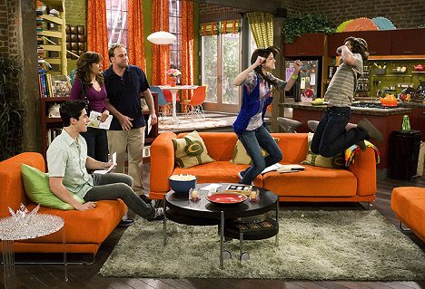 David Henrie, Maria Canals-Barrera, David DeLuise, Selena Gomez - Les Sorciers de Waverly Place - Film