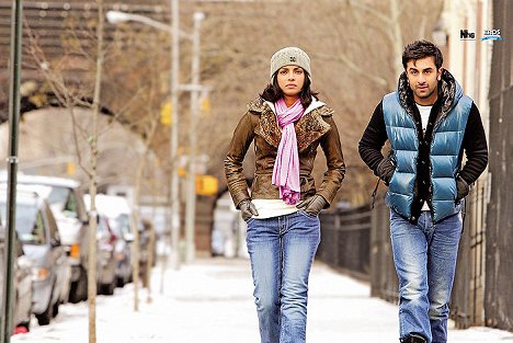 Priyanka Chopra Jonas, Ranbir Kapoor - Anjaana Anjaani - Kuvat elokuvasta