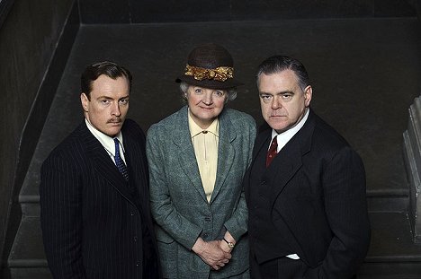 Toby Stephens, Julia McKenzie, Kevin McNally - Agatha Christie's Marple - The Blue Geranium - Photos
