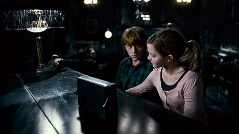 Rupert Grint, Emma Watson - Harry Potter a Relikvie smrti - část 1 - Z filmu