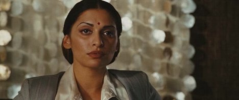 Sophiya Haque - Wanted (Se busca) - De la película