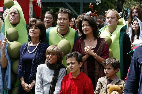 Tim Thomerson, Adrienne Barbeau, David Millbern, Daphne Zuniga, Jay Mohr - Christmas Do-Over - Kuvat elokuvasta