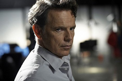 Bruce Greenwood - Cyborg Soldier - De la película