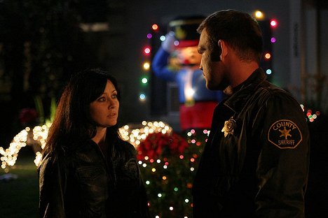 Shannen Doherty - Christmas Caper - Photos
