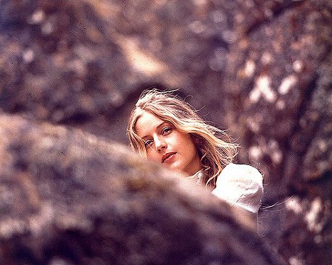 Anne-Louise Lambert - Picnic at Hanging Rock - Van film