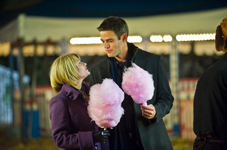 Emilie de Ravin, Ivan Sergei - High Noon - De la película