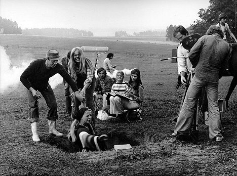 Jiří Krampol, Dagmar Havlová, Iva Janžurová, Zuzana Bydžovská, Renata Mašková - Jak se točí Rozmarýny - Van film