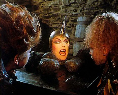 Brigitte Nielsen - Jaskyňa Zlatej ruže alebo princezná Fantaghiro III. - Z filmu