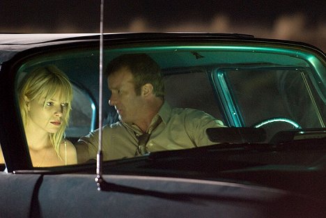 Lauren German, Thomas Jane - En tierra oscura - De la película