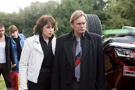 Keeley Hawes, Philip Glenister - Ashes to Ashes - Photos