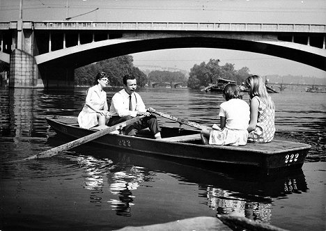 Jiřina Jirásková, Vladimír Menšík - Naše bláznivá rodina - Photos