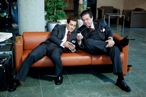 Jake Gyllenhaal, Oliver Platt - Love and Other Drugs - Photos