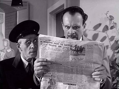 Terry-Thomas - Too Many Crooks - Filmfotos