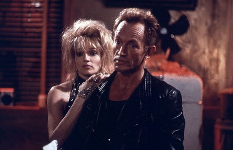 Ellen Barkin, Lance Henriksen - Johnny Handsome - Photos