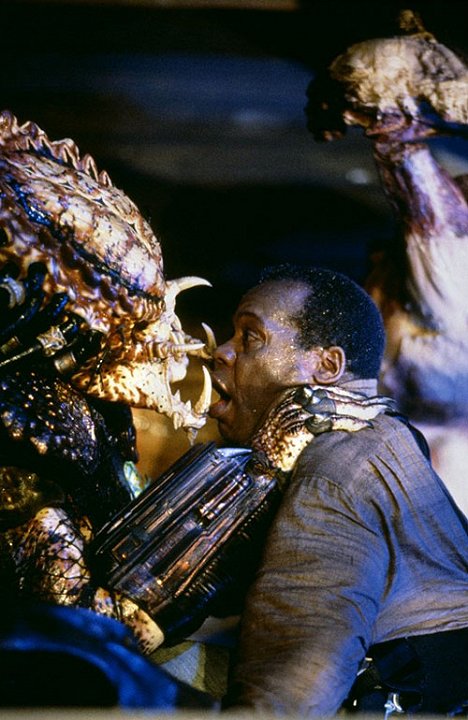 Kevin Peter Hall, Danny Glover - Predator 2 - saalistaja - Kuvat elokuvasta