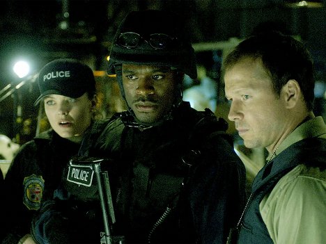 Dina Meyer, Lyriq Bent, Donnie Wahlberg - Fűrész II - Filmfotók