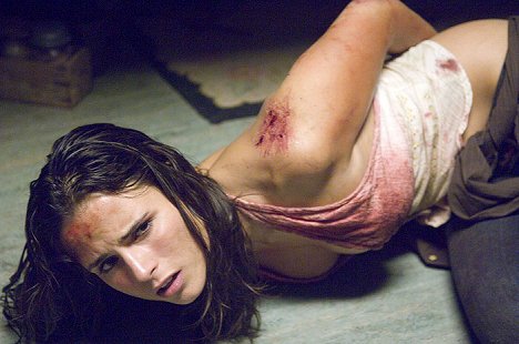 Jordana Brewster - The Texas Chainsaw Massacre: The Beginning - Filmfotos