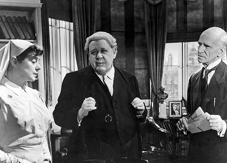 Elsa Lanchester, Charles Laughton, Ian Wolfe - Witness for the Prosecution - Photos