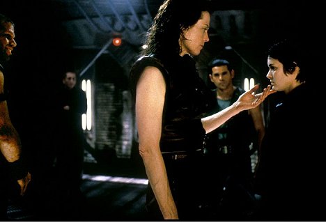 Sigourney Weaver, Raymond Cruz, Winona Ryder - Alien: Resurrection - Photos