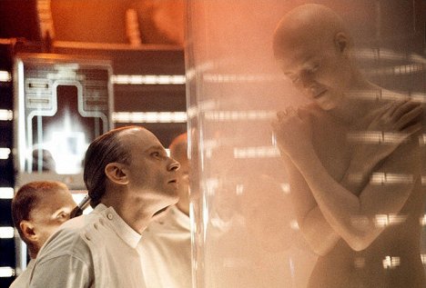 Brad Dourif - Alien: Resurrection - Photos