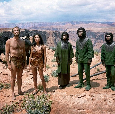 Charlton Heston, Linda Harrison, Kim Hunter, Roddy McDowall, Lou Wagner - Planet der Affen - Filmfotos